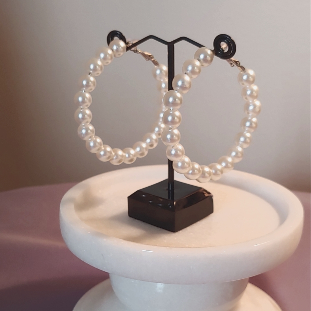 NWOT Medium Hoop Simulated Pearl Earrings